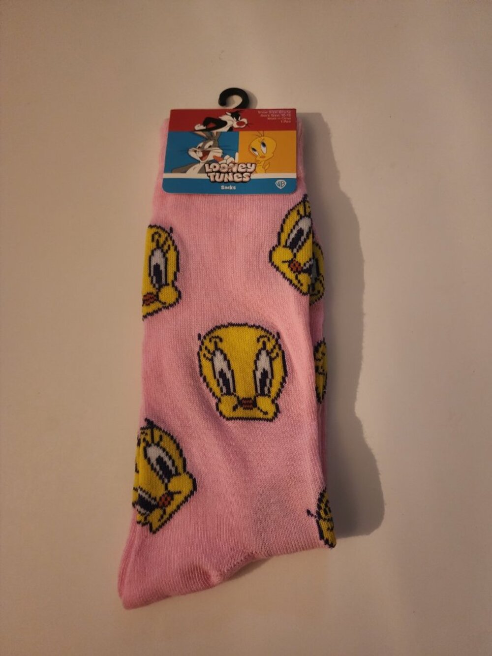 NWT Looney Tunes Tweety Bird Pink Crew Socks